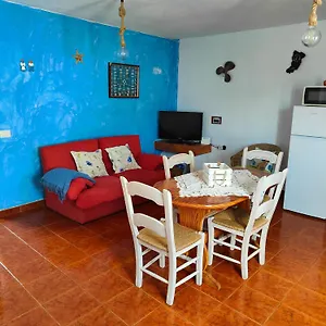 apartamentos-la-caletilla.in-canary-islands.com/